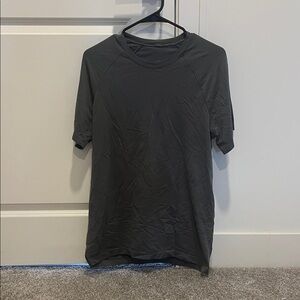 Lululemon Men's Gray Athletic T-Shirt